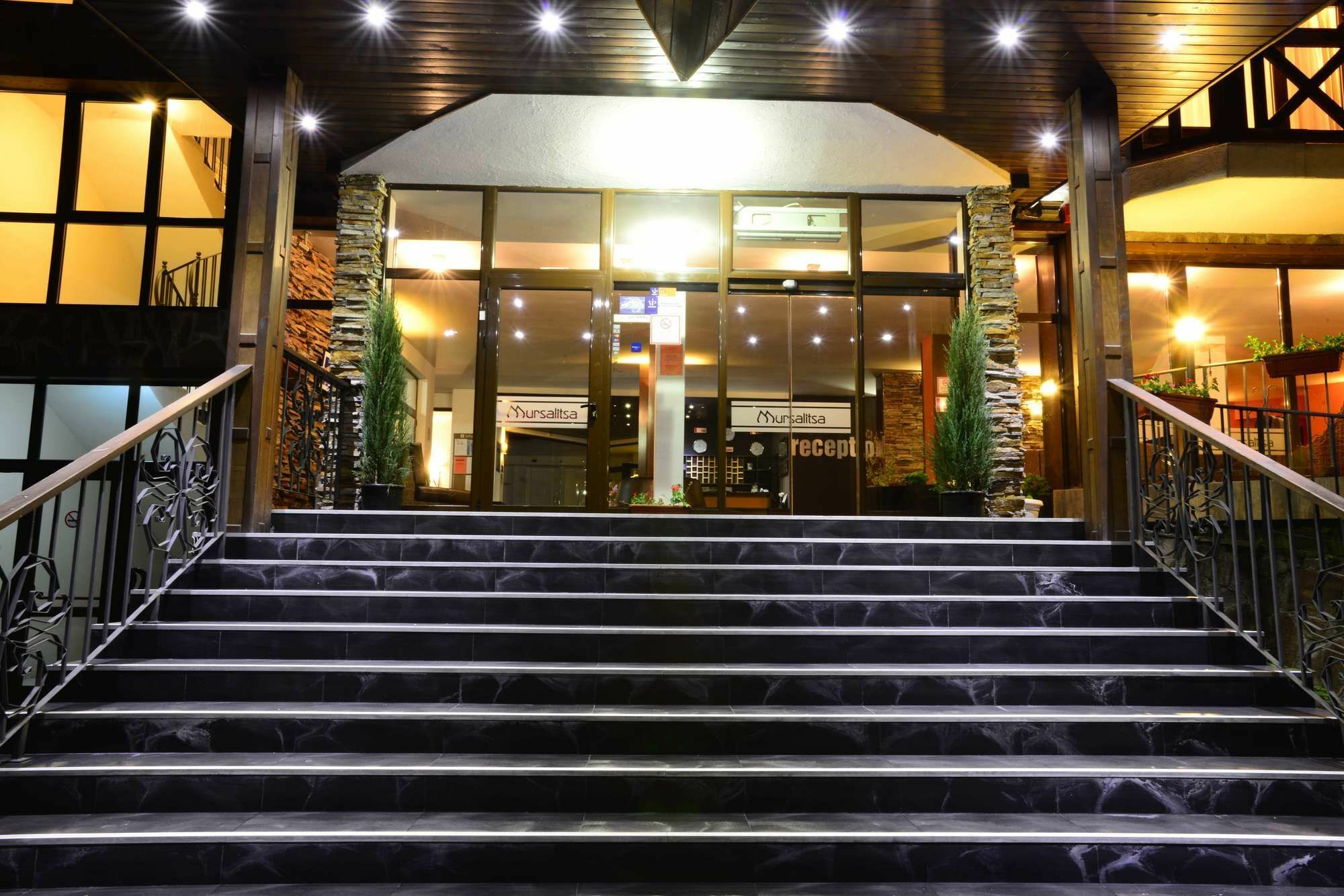Hotel Mursalitsa By Hmg Pamporovo Buitenkant foto